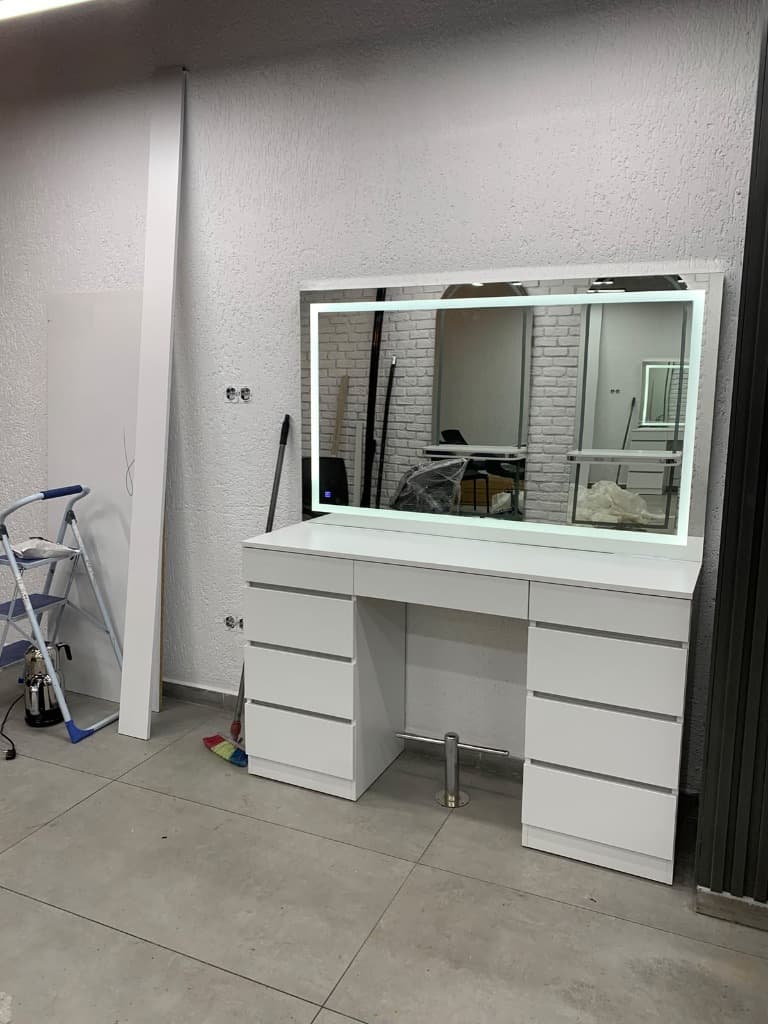 Oray Concept Geniş LED Aydınlatmalı Makyaj ve Tarama Masası 10